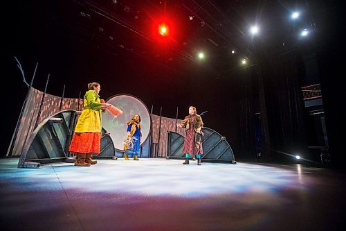 MIKAELA MACKENZIE / WINNIPEG FREE PRESS



Katherine MacLean as Ok&#xe2;naw&#xe2;pacik&#xea;w (left), Krystle Pederson as Grandmother Moon, and Mallory James as Eilidh play a key moment in the dress rehearsal of Frozen River at MTYP in Winnipeg on Wednesday, Feb. 23, 2022. For Jill story.

Winnipeg Free Press 2022.