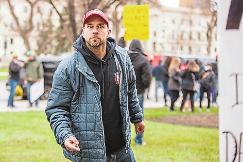 MIKAELA MACKENZIE / WINNIPEG FREE PRESS



Patrick Allard shouts at media at a protest supporting the seven churches fighting pandemic restrictions in court in front of the Law Courts in Winnipeg on Monday, May 3, 2021. For JS story.

Winnipeg Free Press 2020.