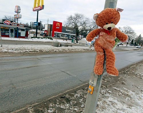 BORIS MINKEVICH / WINNIPEG FREE PRESS

Crosswalk on St. Anne&#x2019;s Road between Varennes and Bank avenues where a boy was killed by a truck on Tuesday. Feb. 14, 2018