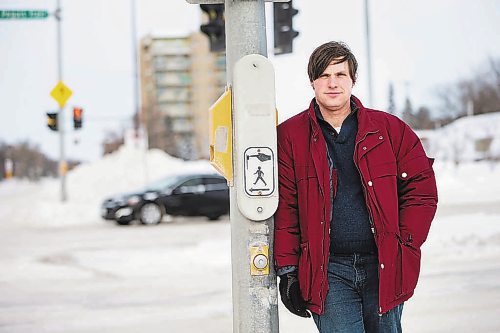 MIKAELA MACKENZIE / WINNIPEG FREE PRESS



Independent researcher Chris Sweryda poses for a portrait at Henderson and Peguis (where a single left turn lane has two signal lights) in Winnipeg on Monday, Feb. 21, 2022. For Ryan Thorpe story.

Winnipeg Free Press 2022.