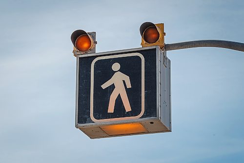 MIKE DEAL / WINNIPEG FREE PRESS
The crosswalk at Notre Dame Ave and Downing Street.
180215 - Thursday, February 15, 2018.