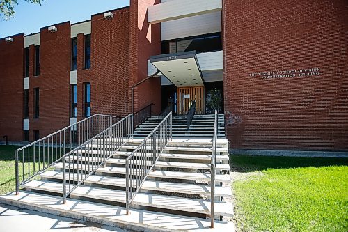 JOHN WOODS / WINNIPEG FREE PRESS

The Winnipeg School Division administration building in Winnipeg Thursday, May 27, 2021.  



Reporter: Macintosh