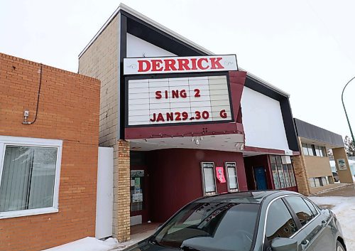 The old Derrick Theatre sign that once lit up now stays dim. "Sing 2" was the last film to be shown at the Virden facility at the end of January. (Joseph Bernacki/The Brandon Sun)