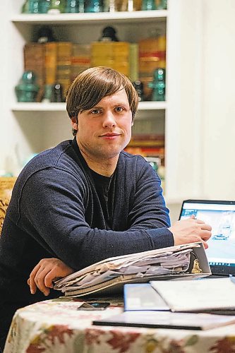 MIKAELA MACKENZIE / WINNIPEG FREE PRESS







Chris Sweryda, who has compiled information on hundreds of Winnipeg intersections, poses for a portrait in his home in Winnipeg on Wednesday, Feb. 9, 2022. For Ryan Thorpe story.



Winnipeg Free Press 2022.