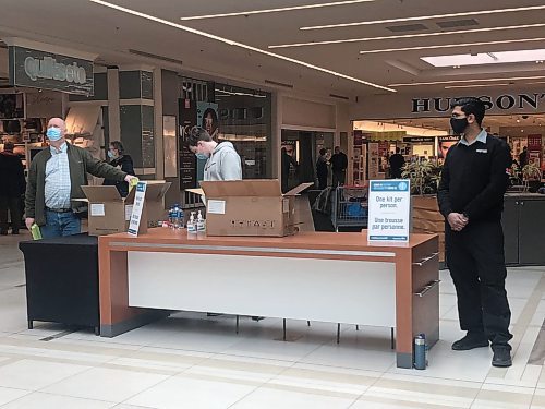 The province set up tables in two Winnipeg malls, including St. Vital Centre (pictured) to hand out free rapid antigen COVID-19 test kits over the weekend. ERIK PINDERA/WINNIPEG FREE PRESS