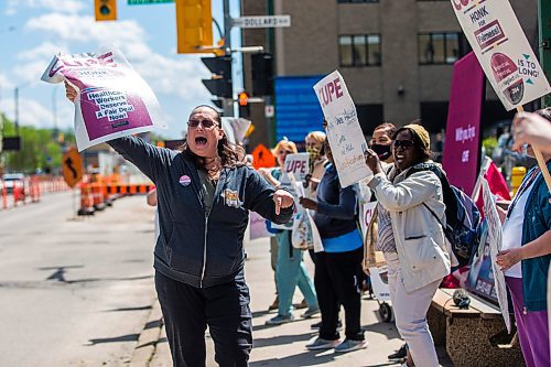 MIKAELA MACKENZIE / WINNIPEG FREE PRESS

Health Care workers protest the government's treatment of health care staff and ask for a contract after five years without one, at St. Boniface Hospital in Winnipeg on Friday, June 3, 2022. For Malak Abas story.
Winnipeg Free Press 2022.