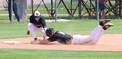 Stonewall Rams third baseman Tyler Persoge (7) puts the tag on sliding Garden City Fighting Gophers base runner Jack Kopytko on a fielder&#x2019;s choice play during the provincial high school baseball final at Brandon&#x2019;s Andrews Field on Saturday. (Perry Bergson/The Brandon Sun)