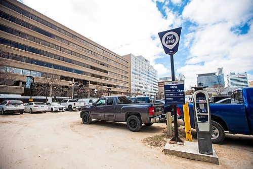 MIKAELA MACKENZIE / WINNIPEG FREE PRESS



A downtown parking lot at Graham Avenue and Fort Street in Winnipeg on Monday, May 16, 2022. For Katlyn story.

Winnipeg Free Press 2022.