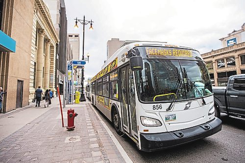 MIKAELA MACKENZIE / WINNIPEG FREE PRESS



Folks get on and off buses on Portage Avenue in downtown Winnipeg on Tuesday, June 1, 2021. For Joyanne story.

Winnipeg Free Press 2020.