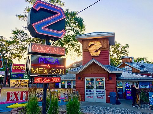 Photos by Gord Mackintosh / Winnipeg Free Press
Sprawling and satisfying Zorbaz in Detroit Lakes is a popular and delicious landmark. 