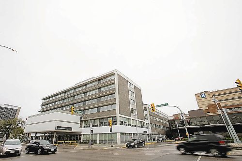 SHANNON VANRAES/WINNIPEG FREE PRESS

Winnipeg&#x2019;s Health Sciences Centre on October 14, 2021.