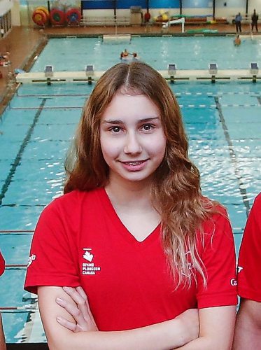 JOHN WOODS / WINNIPEG FREE PRESS
Winnipeg divers, from left, Alex Tiaglei, Anna Wylie and Adam Cohen who have been selected to team Canada and will be competing in the 2022 Junior International High Diving Champioships in Montreal are photographed at Pan Am Pool Monday, November 14, 2022. 

Re: josh