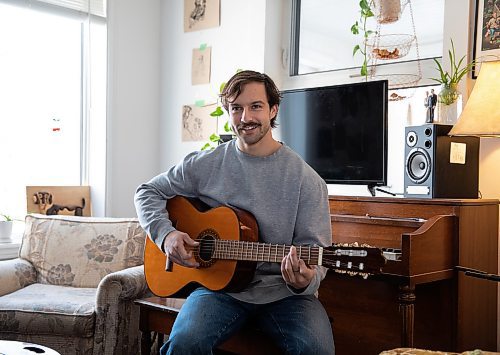 JESSICA LEE / WINNIPEG FREE PRESS

Roman Clarke is photographed in his home on November 15, 2022.

Reporter: Ben Waldman
