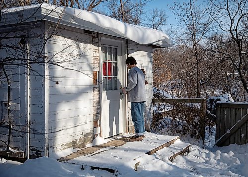 JESSICA LEE / WINNIPEG FREE PRESS

Roman Clarke is photographed opening his studio in his backyard on November 15, 2022.

Reporter: Ben Waldman
