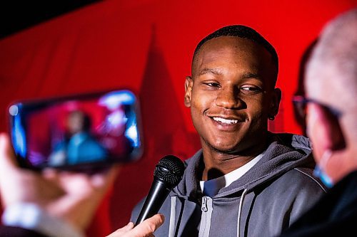 MIKAELA MACKENZIE / WINNIPEG FREE PRESS

Men&#x573; basketball player Emmanuel Thomas speaks the the media after the 54th Wesmen Classic was announced at the King&#x573; Head Pub in Winnipeg on Wednesday, Dec. 7, 2022. For Mike story.
Winnipeg Free Press 2022.