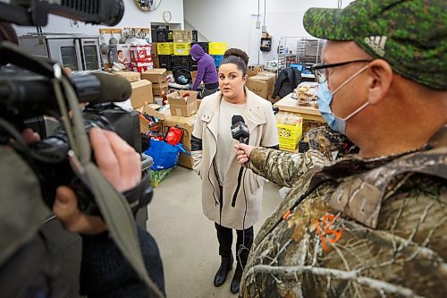 MIKE DEAL / WINNIPEG FREE PRESS
Katerina Bletnitsky community relations for Canada life talks to media at the Main Street Project food bank during the announcement that they will be doubling all donations to the Main Street Project during December.
221207 - Wednesday, December 07, 2022.