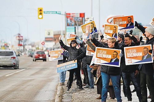 JOHN WOODS / WINNIPEG FREE PRESS
NDP supporters gather outside the Grace Hospital in support of health care and their candidate in Kirkfield Park, Logan Oxenham, Sunday, November 14, 2022. 

Re: macintosh