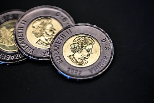 MIKAELA MACKENZIE / WINNIPEG FREE PRESS

A new two dollar coin commemorating Queen Elizabeth at the Royal Canadian Mint in Winnipeg on Thursday, Dec. 8, 2022. For Shauna story.
Winnipeg Free Press 2022.