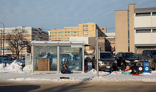 MIKE DEAL / WINNIPEG FREE PRESS
The bus shelter at Goulet Street and Tache Avenue where a person was found face-down under a pile of blankets by St. Boniface Street Links outreach workers who arrived around 1:20 p.m. Monday.
221208 - Thursday, December 08, 2022.