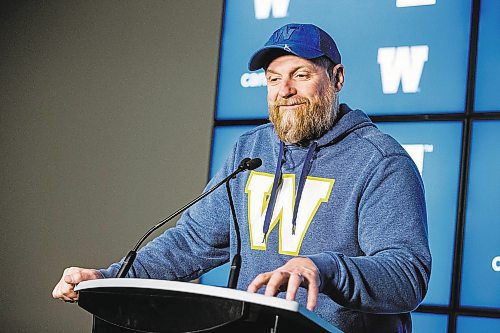 MIKAELA MACKENZIE / WINNIPEG FREE PRESS

Head coach Mike O&#x2019;Shea speaks to the media at an end-of-season wrap up at IG Field in Winnipeg on Thursday, Nov. 24, 2022. For Jeff Hamilton story.
Winnipeg Free Press 2022.