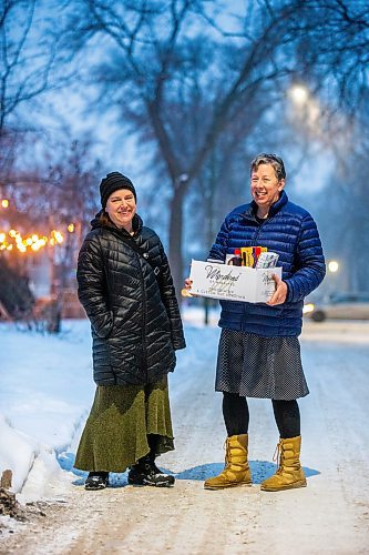 MIKAELA MACKENZIE / WINNIPEG FREE PRESS

Mel Bowman Wilson (left) and Grace Sheppard, co-organizers for the third Wolseley hamper program, pose for a photo in Winnipeg on Friday, Dec. 9, 2022. For Malak Abas story.
Winnipeg Free Press 2022.