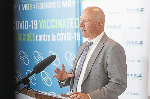 MIKE DEAL / WINNIPEG FREE PRESS

Dr. Brent Roussin, chief provincial public health officer, encourages Manitoban's to get the bivalent vaccination at the Regional Vaccine Clinic at 1680 Notre Dame Ave Wednesday morning. 

220928 - Wednesday, September 28, 2022.