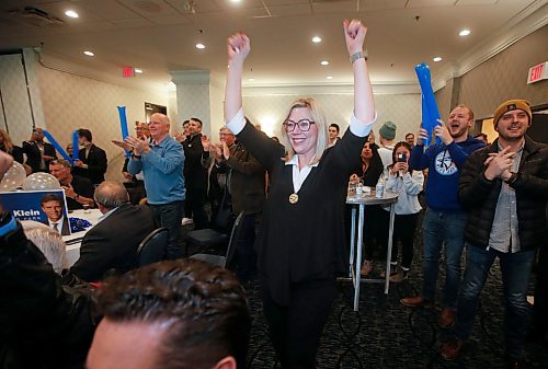 JOHN WOODS / WINNIPEG FREE PRESS
People watch as results come in at the PC Kevin Klein headquarters Tuesday, December 13, 2022.

Re: danielle