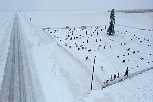 14122022
Snow and frost cling to the headstones in the desolate Boyd Cemetery in the Rural Municipality of Minto-Odanah on Wednesday. 
(Tim Smith/The Brandon Sun)