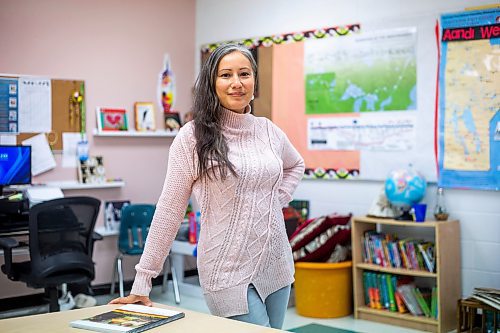 MIKAELA MACKENZIE / WINNIPEG FREE PRESS

Jennifer Lamoureux, divisional teacher team leader for Indigenous Education in Seven Oaks, poses for a portrait in the Indigenous education room at Riverbend Community School in Winnipeg on Monday, Dec. 12, 2022. For Maggie story.
Winnipeg Free Press 2022.