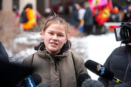 MIKAELA MACKENZIE / WINNIPEG FREE PRESS

Elle Harris, daughter of Morgan Harris, speaks to media at a rally demanding justice for the murdered Indigenous women whose bodies are believed to be in landfills at City Hall in Winnipeg on Thursday, Dec. 15, 2022. For Erik Pindera story.
Winnipeg Free Press 2022.