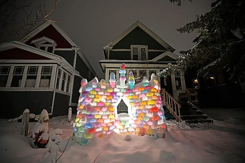 15122022
A colourful ice castle lights up 13th Street in front of a home just south of Princess Avenue.
(Tim Smith/The Brandon Sun)