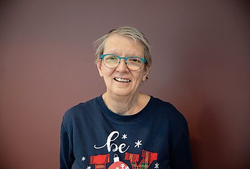 JESSICA LEE / WINNIPEG FREE PRESS

Cancer patient Maggie Hodson poses for a photo on December 16, 2022 at CancerCare Manitoba.

Reporter: Eva Wasney