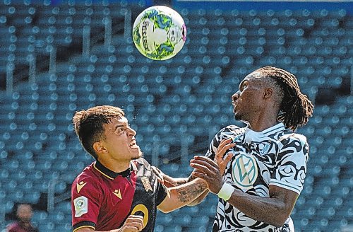 ETHAN CAIRNS / WINNIPEG FREE PRESS

Matthew Catavolo Number 70 for Valour FC fights for ball with Pacific FC Georges Mukumbilwa Number 2 in the second half of their CPL match on Saturday, July, 30. 2022.