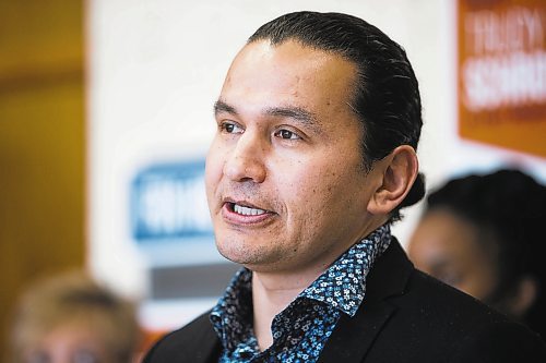 MIKAELA MACKENZIE / WINNIPEG FREE PRESS



NDP Leader Wab Kinew speaks to the media at the NDP Fort Whyte campaign office in Winnipeg on Friday, March 18, 2022.  For Danielle Da Silva story.

Winnipeg Free Press 2022.