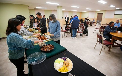 JOHN WOODS / WINNIPEG FREE PRESS
Parishioners take part in a community meal after a service at Knox United Church in Winnipeg Sunday, December 18, 2022. Knox United Church is an intercultural church and community hub in the heart of the Central Park neighbourhood of Winnipeg.

Re: Marten