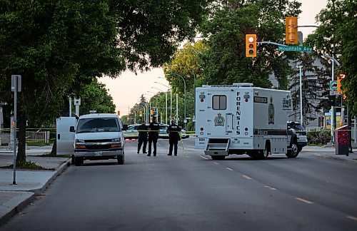 JESSICA LEE / WINNIPEG FREE PRESS

A taped up scene at Mountain Ave. and Salter St. Is photographed on June 17, 2022 after a police officer shot a person there earlier in the day.





