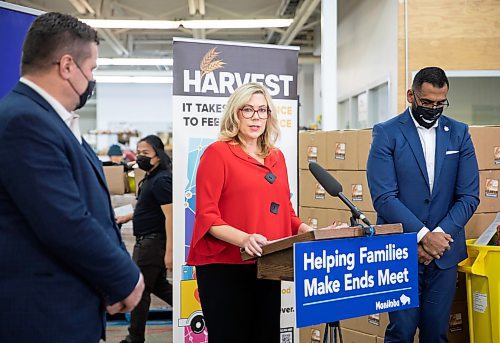 JESSICA LEE / WINNIPEG FREE PRESS

From left: MLA James Teitsma, MLA Rochelle Squires and MLA Obby Khan are photographed at a press conference announcing more funding for Harvest Manitoba on December 19, 2022.

Reporter: Danielle Da Silva