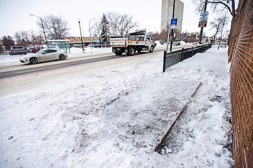 MIKAELA MACKENZIE / WINNIPEG FREE PRESS

The site of a bus shelter fire at Osborne Street and Maplewood Avenue in Winnipeg on Monday, Dec. 19, 2022. For &#x2014; story.
Winnipeg Free Press 2022.