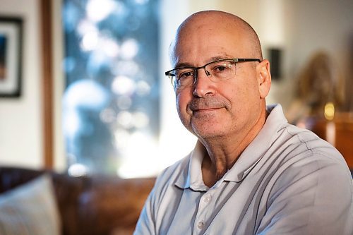 MIKAELA MACKENZIE / WINNIPEG FREE PRESS

David Gaboury, who has had major prostate cancer surgery cancelled at the last minute (and later rescheduled), poses for a photo in his home in Winnipeg on Tuesday, Dec. 20, 2022.  For Katie May story.
Winnipeg Free Press 2022.