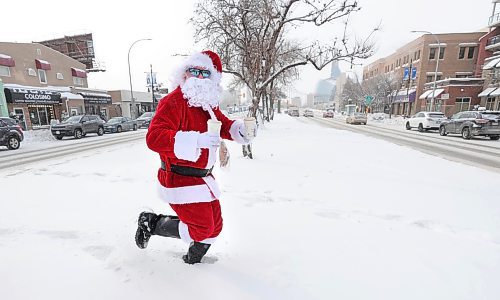 RUTH BONNEVILLE / WINNIPEG FREE PRESS 

Standup  - Santa makes coffee run

Santa Claus, also known as Joe Cook, makes a coffee run in-between visiting his nieces and nephews as Santa on Thursday afternoon.  He was spotted at his favourite coffee shop, Colosimo Coffee Roasters on Provencher Boulevard, when a photographer followed him as he ran back to his vehicle with 2 coffees and croissant in hand. 


Dec 22nd,  2022