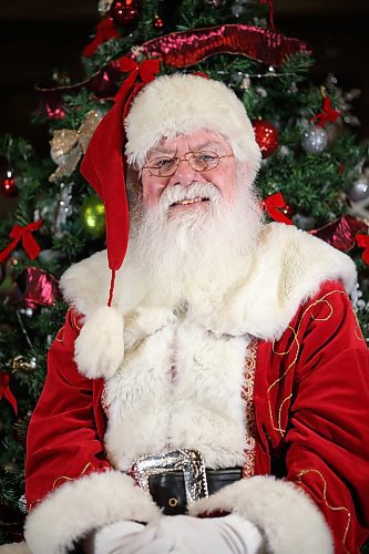 22122022
Klaus Brechmann has been portraying Santa Claus in Brandon for over 40 years. (Tim Smith/The Brandon Sun)