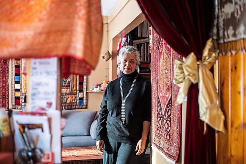 MIKAELA MACKENZIE / WINNIPEG FREE PRESS

Quita Alfred, wardrobe coordinator for the new film Women Talking, poses for a photo in her home in Winnipeg on Thursday, Dec. 22, 2022.  For Ben Waldman story.
Winnipeg Free Press 2022.