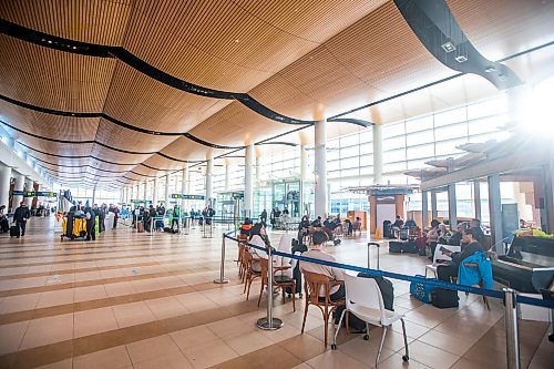 MIKAELA MACKENZIE / WINNIPEG FREE PRESS

Winnipeg Richardson International Airport, where many flights are being cancelled or delayed this holiday season due to storms in Ontario and BC, in Winnipeg on Friday, Dec. 23, 2022. For Katie story.
Winnipeg Free Press 2022.