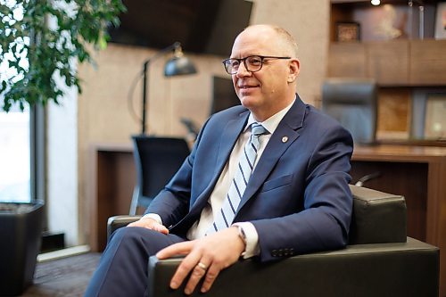 MIKE DEAL / WINNIPEG FREE PRESS
Mayor Scott Gillingham in his office at City Hall during his year-end interview.
See Joyanne Pursaga story
221216 - Friday, December 16, 2022.