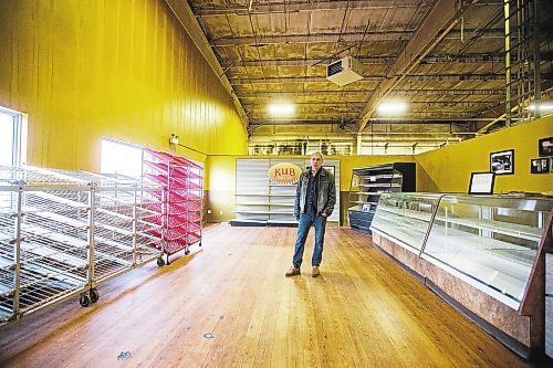 MIKAELA MACKENZIE / WINNIPEG FREE PRESS

Ross Einfeld at KUB Bakery, which has closed its doors, in Winnipeg on Wednesday, Nov. 16, 2022. For Marty Cash story.
Winnipeg Free Press 2022.