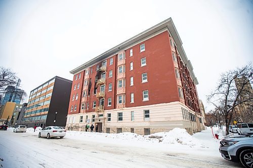 MIKAELA MACKENZIE / WINNIPEG FREE PRESS

The Warwick Apartments at 366 Qu&#x2019;Appelle Avenue, where a fire displaced residents on Christmas morning, in Winnipeg on Tuesday, Dec. 27, 2022. For Erik story.
Winnipeg Free Press 2022.