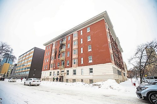 MIKAELA MACKENZIE / WINNIPEG FREE PRESS

The Warwick Apartments at 366 Qu&#x2019;Appelle Avenue, where a fire displaced residents on Christmas morning, in Winnipeg on Tuesday, Dec. 27, 2022. For Erik story.
Winnipeg Free Press 2022.