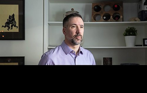 JESSICA LEE / WINNIPEG FREE PRESS

Thomas Linner of the Manitoba Health Coalition poses for a photo at his residence on December 22, 2022.

Reporter: Katrina Clarke