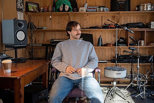 JESSICA LEE / WINNIPEG FREE PRESS

Roman Clarke is photographed in his backyard studio on November 15, 2022.

Reporter: Ben Waldman
