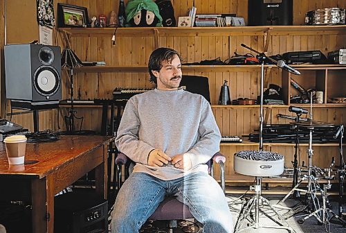 JESSICA LEE / WINNIPEG FREE PRESS

Roman Clarke is photographed in his backyard studio on November 15, 2022.

Reporter: Ben Waldman
